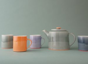 teapot and mugs