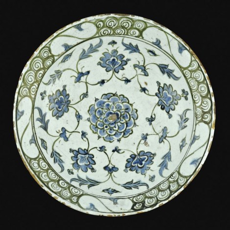 Iznik monochrome pottery dish Turkish C17th